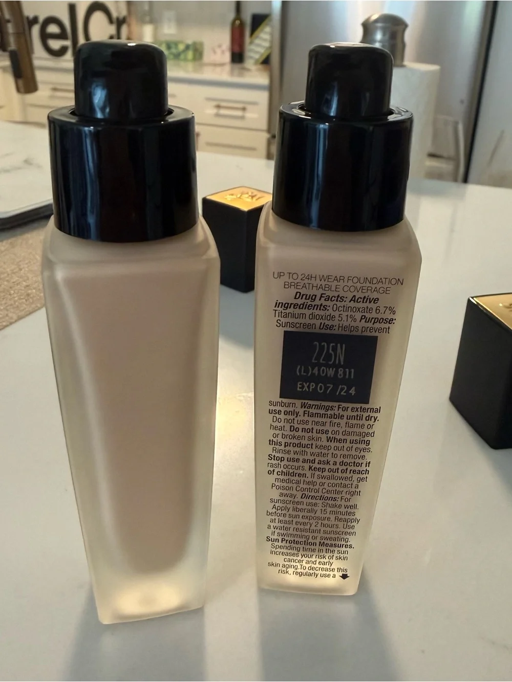 2 Lancôme Teint Idole Ultra Wear Foundation - 225N - Beige